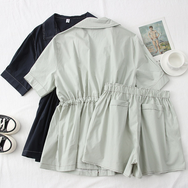 Naiste vabaaja komplekt kahest särgist ja lühikestest pükstest