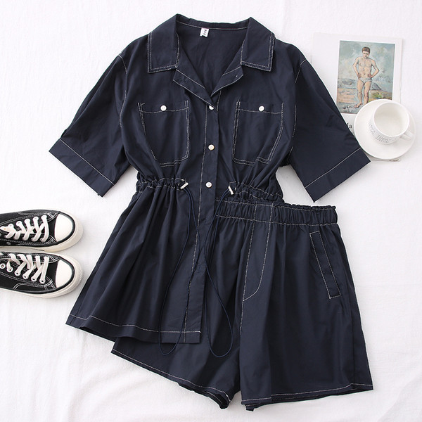 Naiste vabaaja komplekt kahest särgist ja lühikestest pükstest