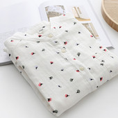 Moodne naiste särk ovaalse kaelusega ja värvilise mustriga