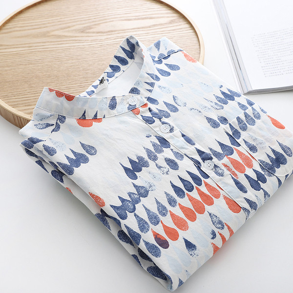 Camasa moderna de dama model larg cu decolteu oval si nasturi