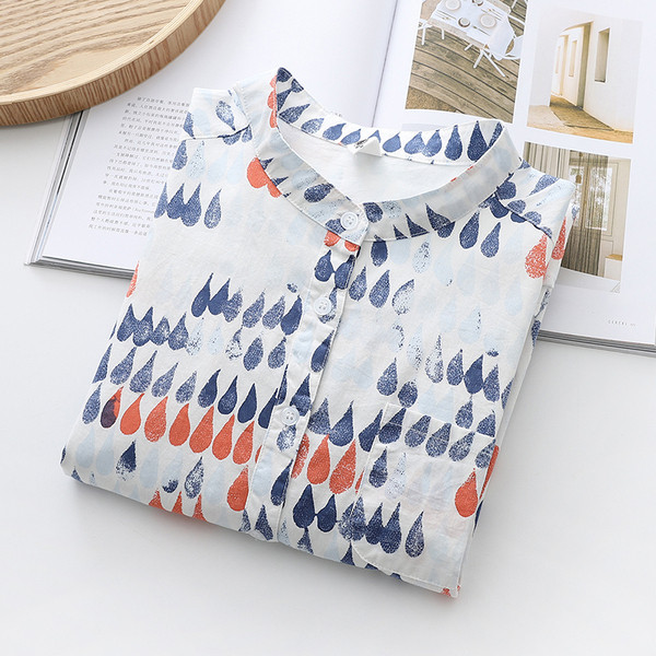 Camasa moderna de dama model larg cu decolteu oval si nasturi