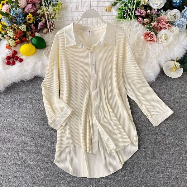 Sieviešu ikdienas krekls ar klasisku apkakli - asimetrisks modelis