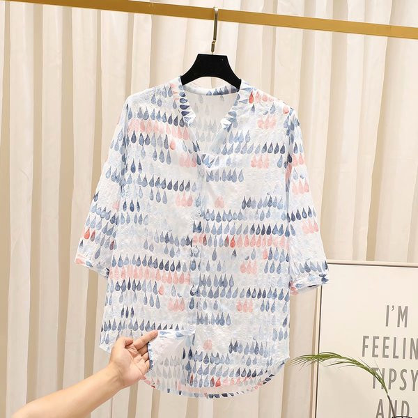 Moodne naiste särk 3/4 varrukate ja nööpidega