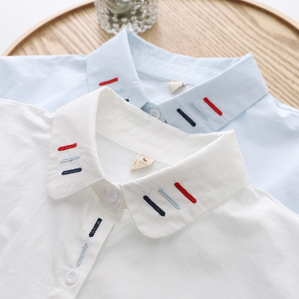 Modern női ing klasszikus gallérral és hosszú ujjal