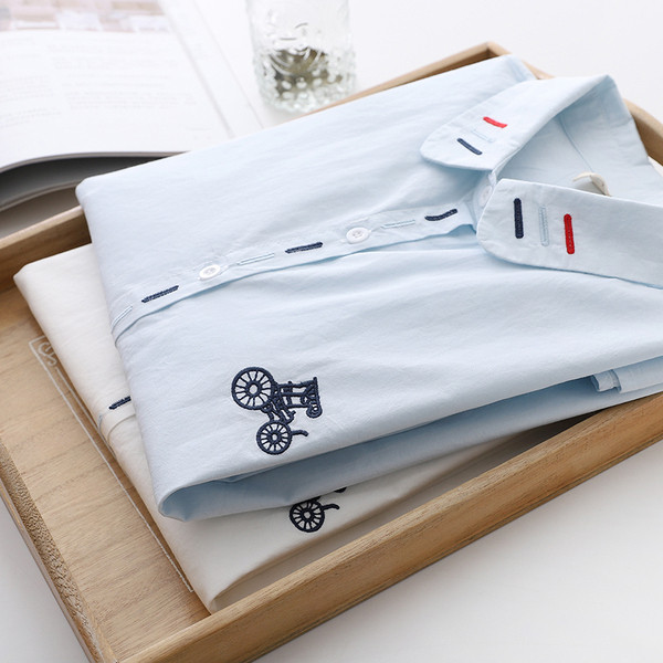 Modern női ing klasszikus gallérral és hosszú ujjal