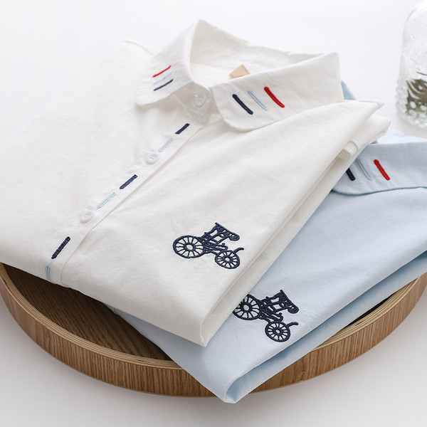 Modern női ing klasszikus gallérral és hosszú ujjal