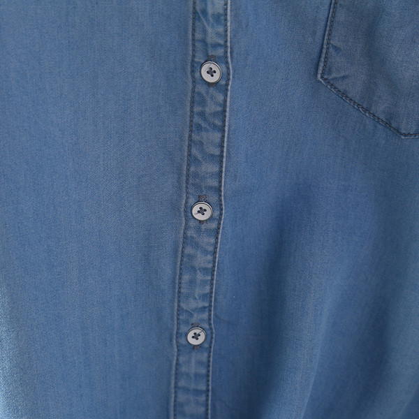 Sieviešu ikdienas džinsa krekls ar pogām un klasisku apkakli