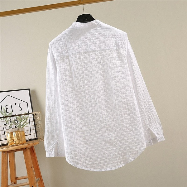 Naiste vabaaja särk nööpidega valge