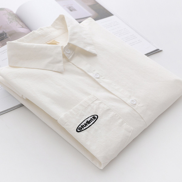 Moodne naiste särk klassikalise krae ja pikkade varrukatega