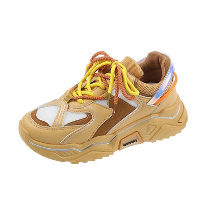 Casual γυναικεία αθλητικά παπούτσια με κορδόνια και τραχιά σόλα σε μπεζ και λευκό χρώμα