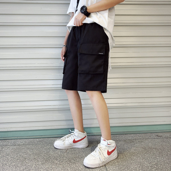 Térdig érő nyári rövidnadrág zsebekkel