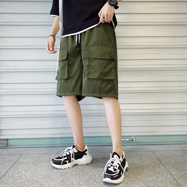 Térdig érő nyári rövidnadrág zsebekkel