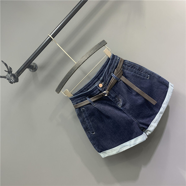 Uus vööga lühikeste pükste mudel - sinine