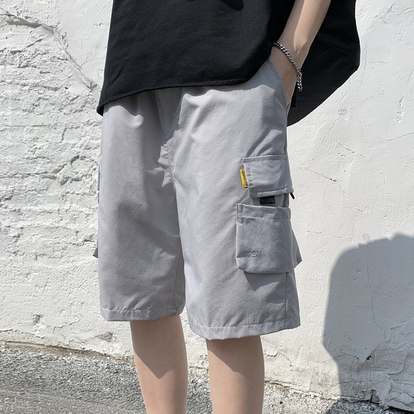 Pantaloni cargo de vară până la genunchi