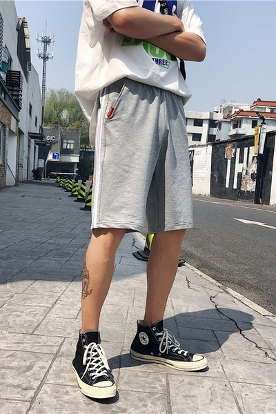 Sport rövidnadrág oldalsó szegéllyel