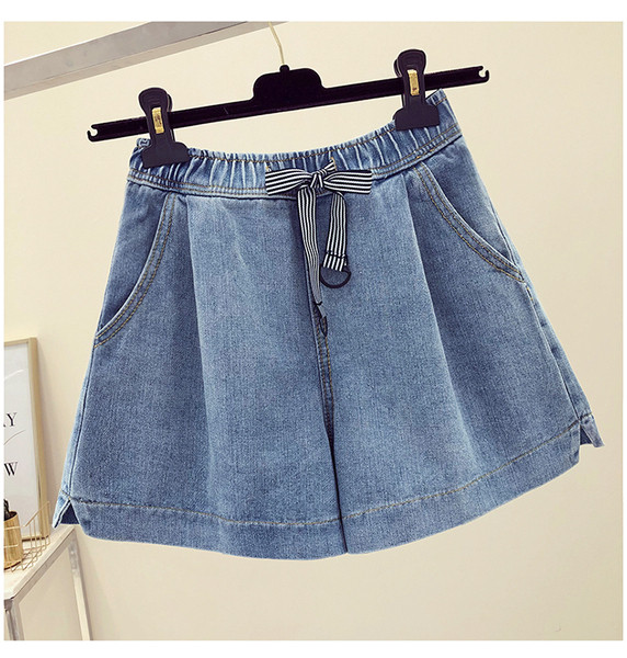 Hétköznapi női rövidnadrág zsebes széles modellel