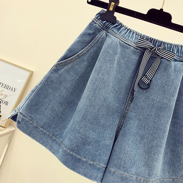 Hétköznapi női rövidnadrág zsebes széles modellel