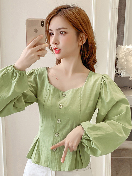 Stiilne naiste särk kandilise dekoltee ja nööpidega