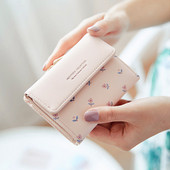 Portofel mic de dama cu flori si inchidere metalica