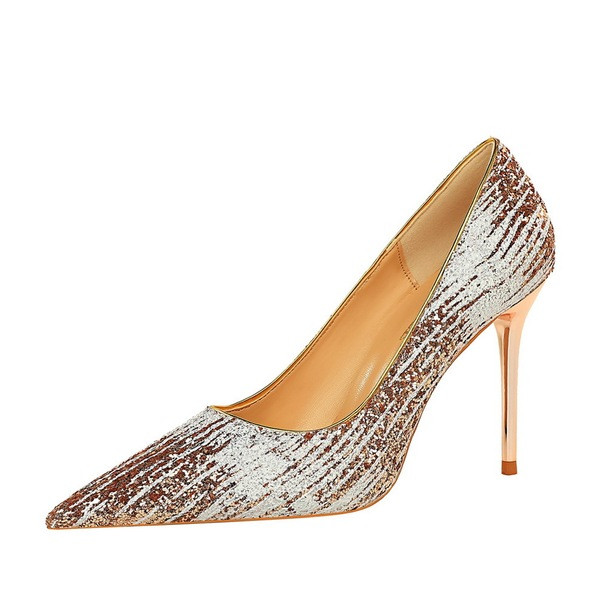 Elegáns női magassarkú cipő 10 cm