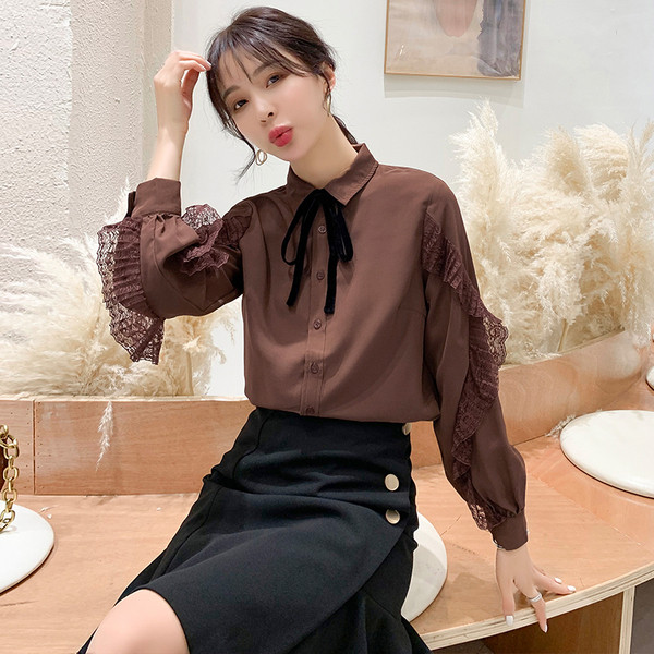 Klassikalise krae, pitsi ja paelaga vabaaja naiste särk