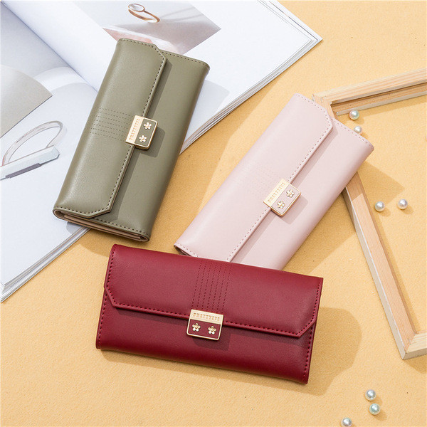 Műbőr pénztárca fém rögzítéssel