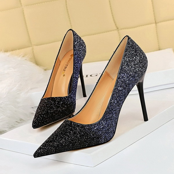 Elegáns női cipő - 10 cm magas sarkú, fényes hatású