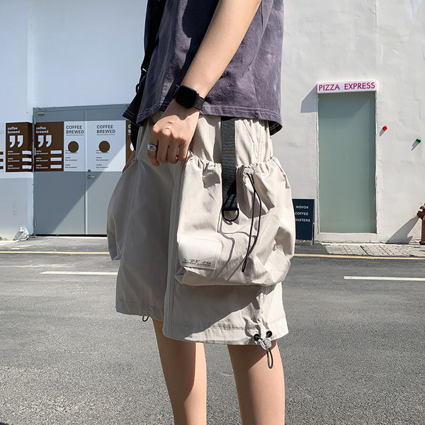 Laiad taskusidemetega cargo-püksid