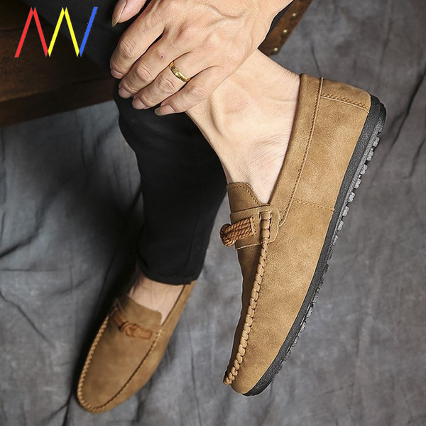 Meeste vabaaja paeltega mokassiinid