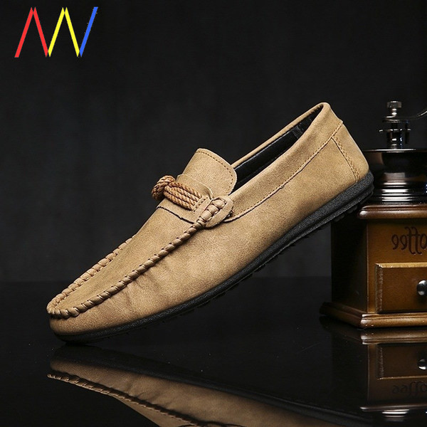 Meeste vabaaja paeltega mokassiinid