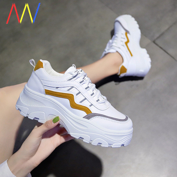 Modern női tornacipő eco bőrből készült durva talppal