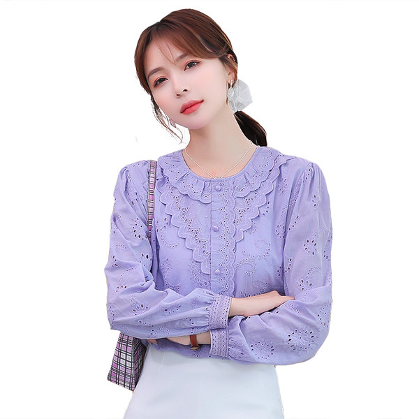 Alkalmi női ing hímzéssel és ovális nyakkivágással, lila és fehér színben