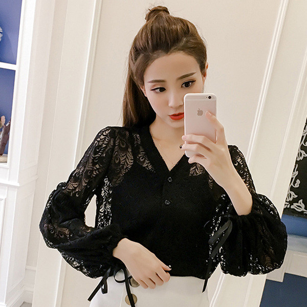 Alkalmi női csipkeing nyakkendővel és spitz nyakkivágással