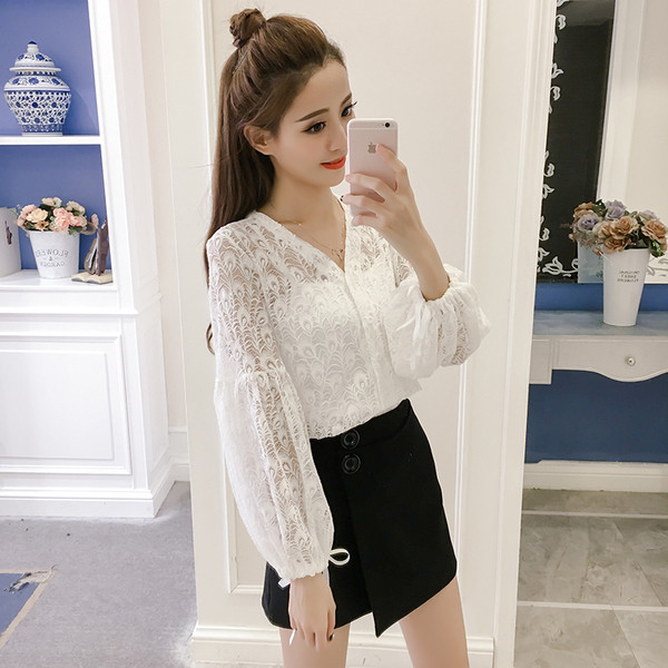 Alkalmi női csipkeing nyakkendővel és spitz nyakkivágással