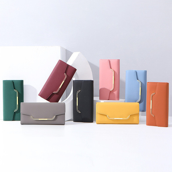 Eko bőrből készült női pénztárca fém rögzítéssel