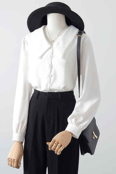 Cămașă modernă de damă - cu decolteu spitz și mâneci lungi