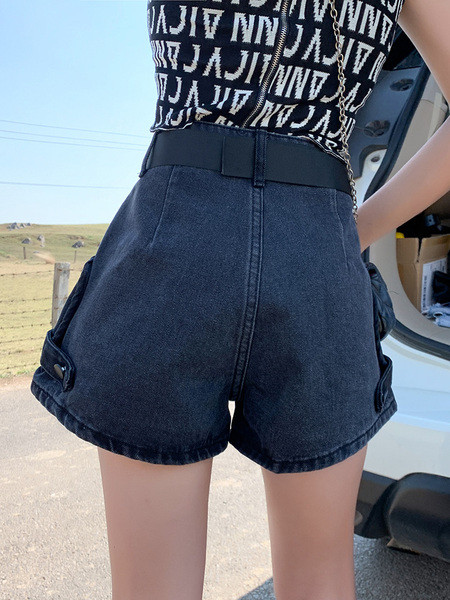 Ikdienas sieviešu šorti ar augstu vidukli un dziļām kabatām