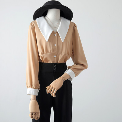 Jauna modeļa sieviešu krekls ar V-veida kakla izgriezumu un garām piedurknēm