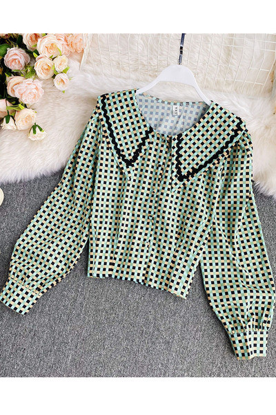 Ikdienas sieviešu krekls ar garām piedurknēm un ovālu kakla izgriezumu