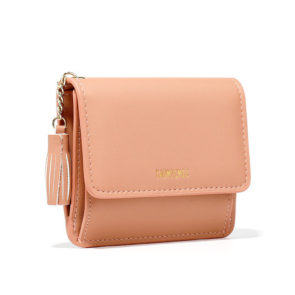 Kis női pénztárca bojttal és fém csattal