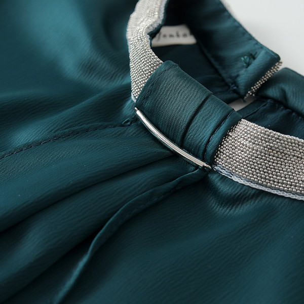 Uue mudeli naiste särk - ümara kaelusega ja pikkade varrukatega