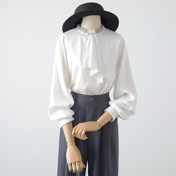 Uue mudeli naiste särk - ümara kaelusega ja pikkade varrukatega