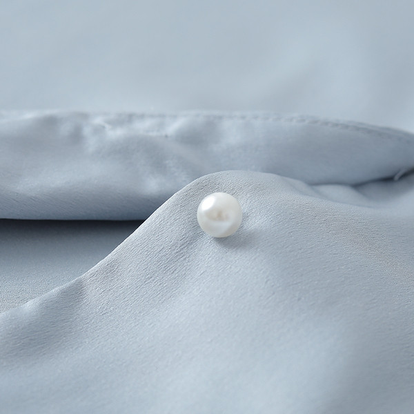 Modern női ing hosszú ujjal és széles gallérral