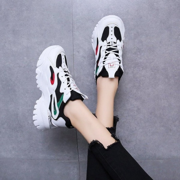 Sporta un ikdienas sieviešu kedas ar krāsainu rakstu