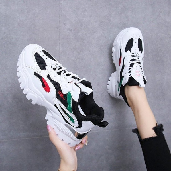 Sporta un ikdienas sieviešu kedas ar krāsainu rakstu