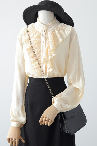 Uue mudeli madala kraega ja pikkade varrukatega naiste särk