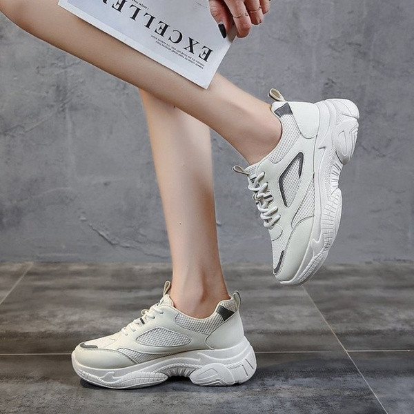 Casual γυναικεία αθλητικά παπούτσια με κορδόνια και παχιά σόλα