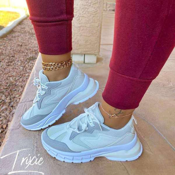 Γυναικεία αθλητικά  παπούτσια με κορδόνια