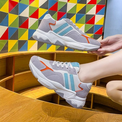 Ikdienas sieviešu kedas ar mežģīnēm un rakstu