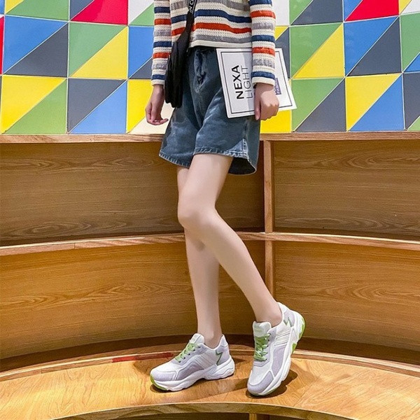 Ikdienas sieviešu kedas ar mežģīnēm un rakstu